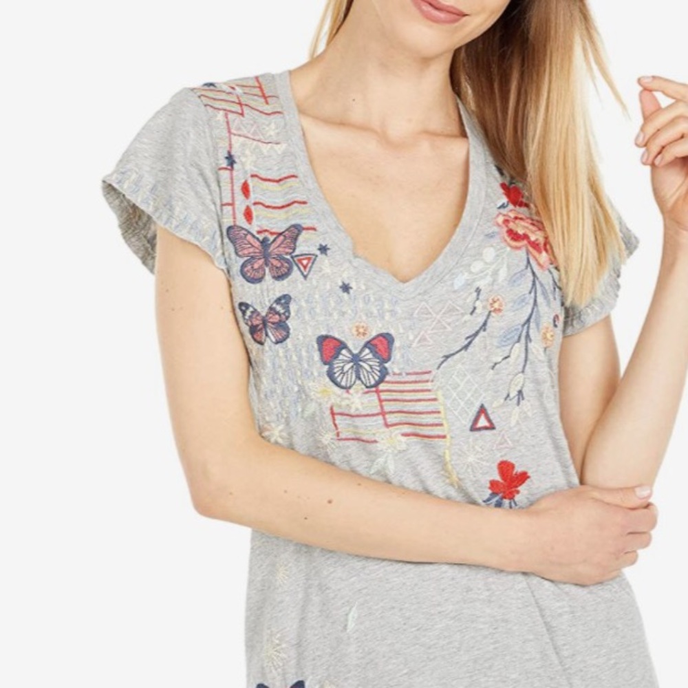 Johnny Was Aravis Flutter Sleeve V-Neck Tee